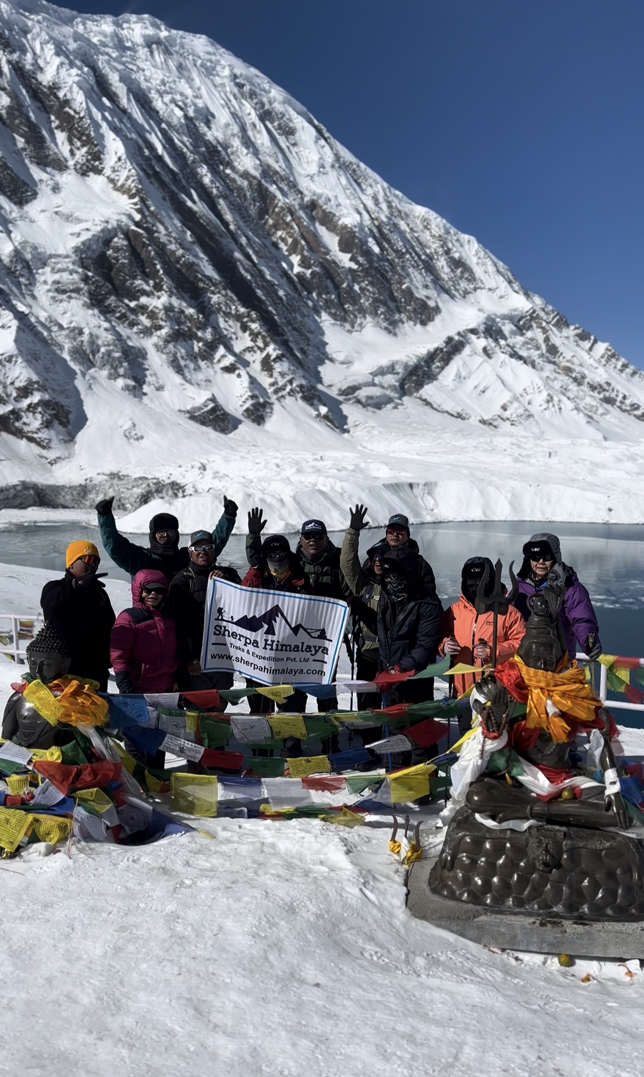 Annapurna Circuit with Tilicho Lake Trek – 17 Days