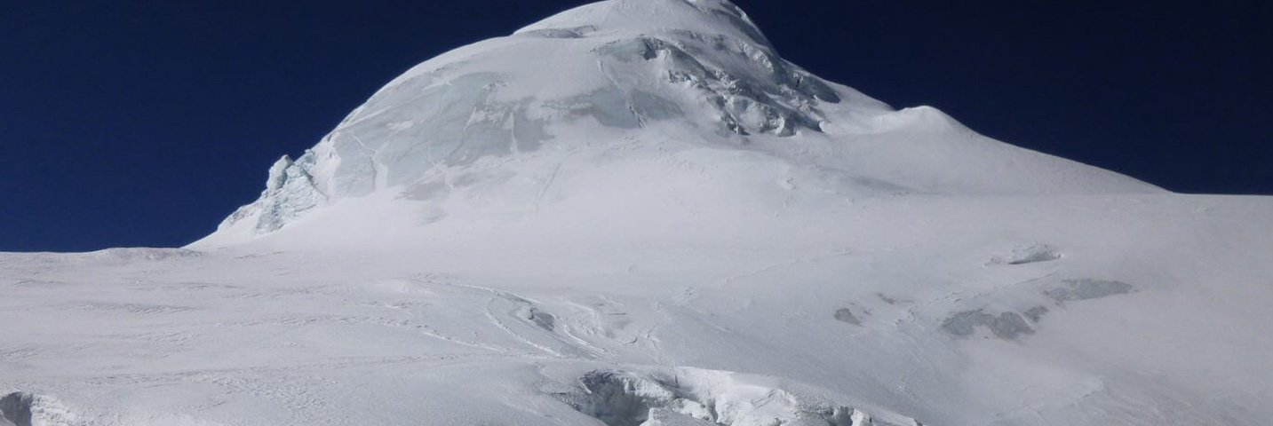 Pachermo-peak-climbing
